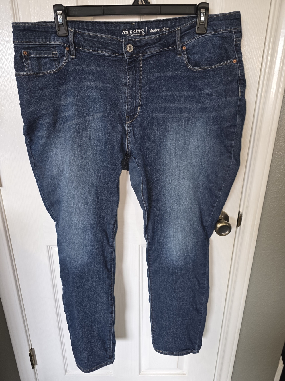 Signature by Levi Strauss Skinny Jeans in Dark Blue Wash